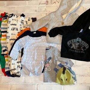 Babyboy 3/6m fall & winter footie onesie hat sweatshirt bundle!!